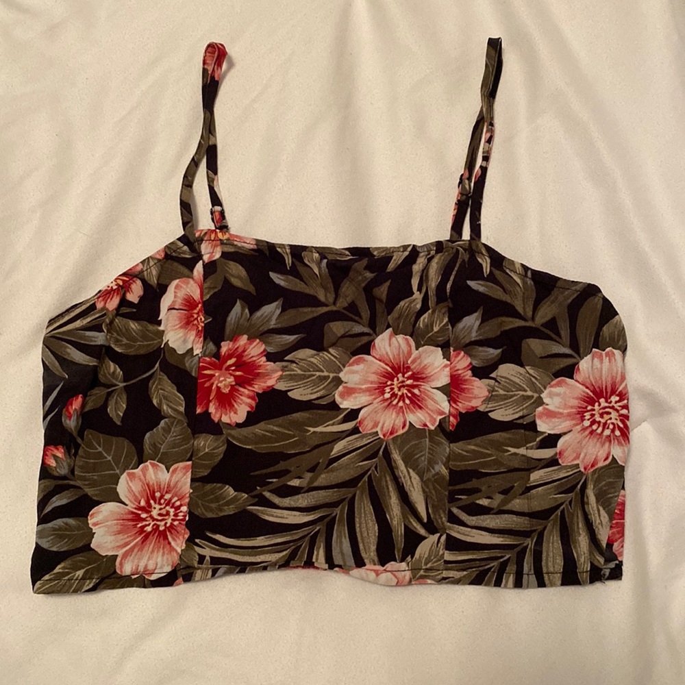 American Eagle Floral Crop Top. Size: XS.